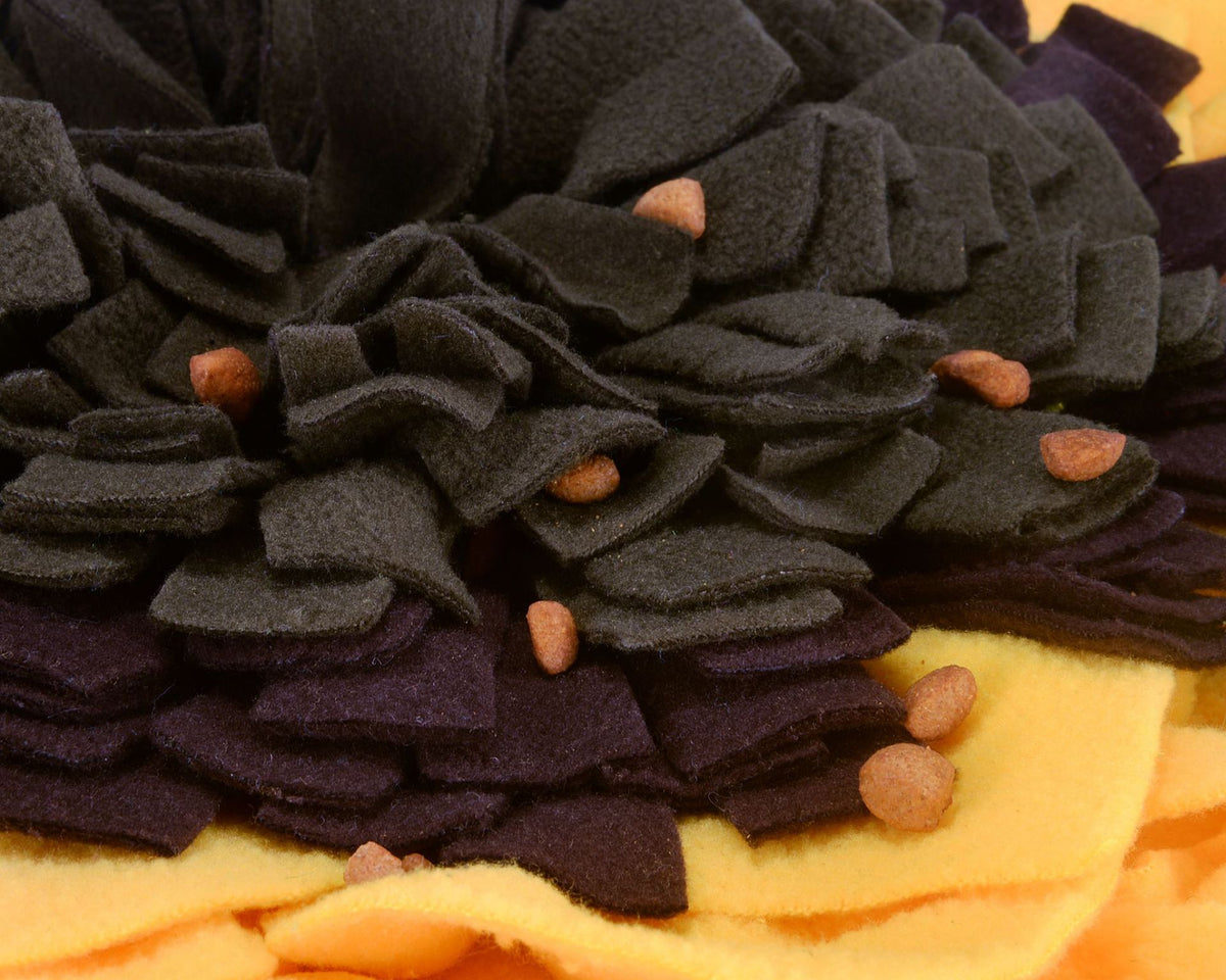 Sunflower Snuffle Mat for Dogs - Slow Feeding &amp; Nose Work